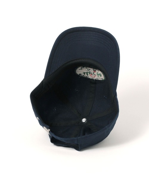 LAKOLE（ラコレ）の「オーバル刺繍CAP / 323260（キャップ・メンズ・チェリーレッド/ブラック/ネイビー・9）」の10枚目の写真