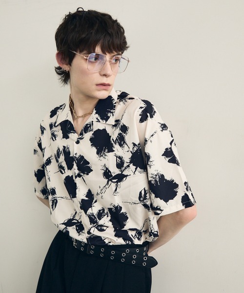 Shoowtime(ショウタイム)の「Retro flower pattern monotone open-neck shirt / レトロフラワーパターンモノトーン開襟シャツ(シャツ/ブラウス・メンズ・ホワイト系/ブラック系・MEDIUM/LARGE/X-LARGE)」の3枚目の写真