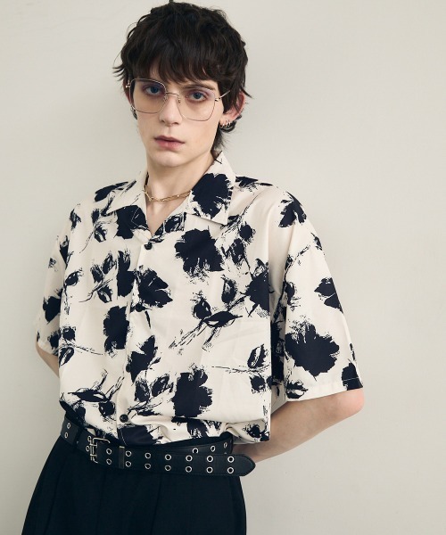 Shoowtime(ショウタイム)の「Retro flower pattern monotone open-neck shirt / レトロフラワーパターンモノトーン開襟シャツ(シャツ/ブラウス・メンズ・ホワイト系/ブラック系・MEDIUM/LARGE/X-LARGE)」の4枚目の写真