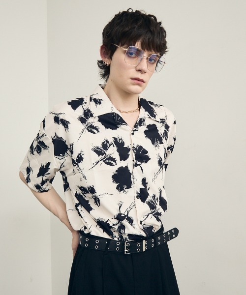 Shoowtime(ショウタイム)の「Retro flower pattern monotone open-neck shirt / レトロフラワーパターンモノトーン開襟シャツ(シャツ/ブラウス・メンズ・ホワイト系/ブラック系・MEDIUM/LARGE/X-LARGE)」の5枚目の写真