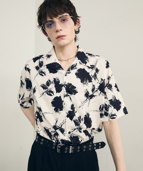 Shoowtime(ショウタイム)の「Retro flower pattern monotone open-neck shirt / レトロフラワーパターンモノトーン開襟シャツ(シャツ/ブラウス・メンズ・ホワイト系/ブラック系・MEDIUM/LARGE/X-LARGE)」の6枚目の写真
