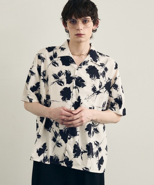 Shoowtime(ショウタイム)の「Retro flower pattern monotone open-neck shirt / レトロフラワーパターンモノトーン開襟シャツ(シャツ/ブラウス・メンズ・ホワイト系/ブラック系・MEDIUM/LARGE/X-LARGE)」の9枚目の写真