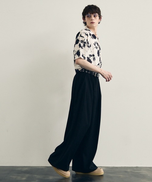 Shoowtime(ショウタイム)の「Retro flower pattern monotone open-neck shirt / レトロフラワーパターンモノトーン開襟シャツ(シャツ/ブラウス・メンズ・ホワイト系/ブラック系・MEDIUM/LARGE/X-LARGE)」の18枚目の写真