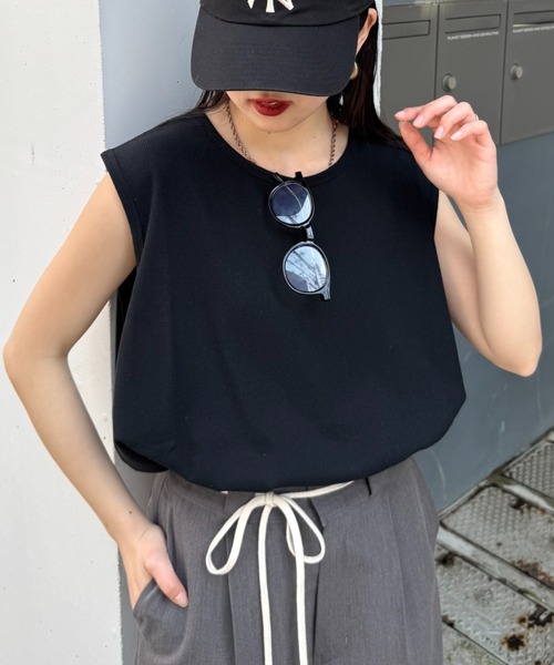 CIAOPANIC TYPY(チャオパニックティピー)の「【ユニセックス】接触冷感テレコリブノースリーブタンクトップ(タンクトップ・メンズ・ブラック系その他2/オフホワイト/ブラック系その他/グレー/ライトグレー/ホワイト系その他・ONE SIZE/MEDIUM/LARGE)」の4枚目の写真