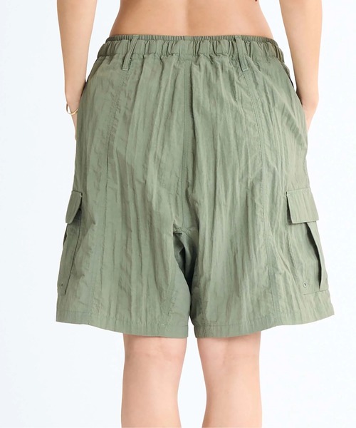 ROXY(ロキシー)の「WILD WANDER /ロキシーワイドシルエットカーゴハーフパンツ(その他パンツ・レディース・ブラック/グリーン/ブラウン・SMALL/LARGE/MEDIUM)」の17枚目の写真