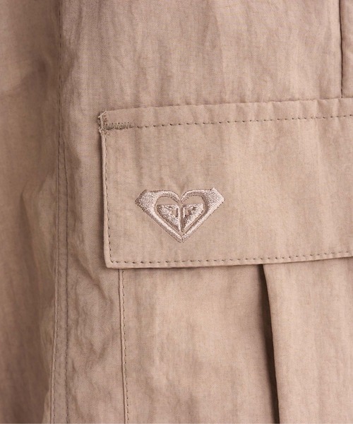 ROXY(ロキシー)の「WILD WANDER /ロキシーワイドシルエットカーゴハーフパンツ(その他パンツ・レディース・ブラック/グリーン/ブラウン・SMALL/LARGE/MEDIUM)」の14枚目の写真