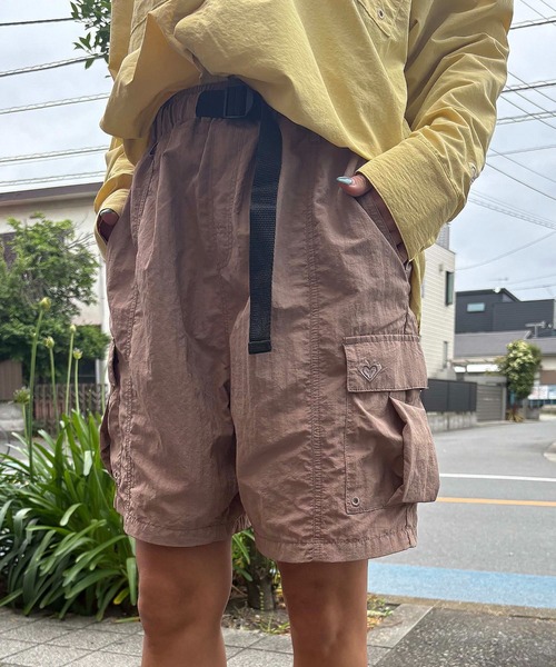 ROXY(ロキシー)の「WILD WANDER /ロキシーワイドシルエットカーゴハーフパンツ(その他パンツ・レディース・ブラック/グリーン/ブラウン・SMALL/LARGE/MEDIUM)」の21枚目の写真