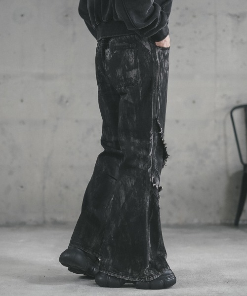 Shoowtime（ショウタイム）の「Fringe design flared denim pants / フリンジデザインフレアデニムパンツ（デニムパンツ・メンズ・ブラック系・X-LARGE/LARGE/MEDIUM/SMALL）」の3枚目の写真