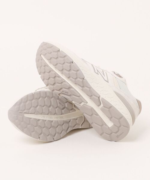 NEW BALANCE(ニューバランス)の「ニューバランス880(スニーカー・レディース・ベージュ・23/24/24.5/23.5)」の13枚目の写真