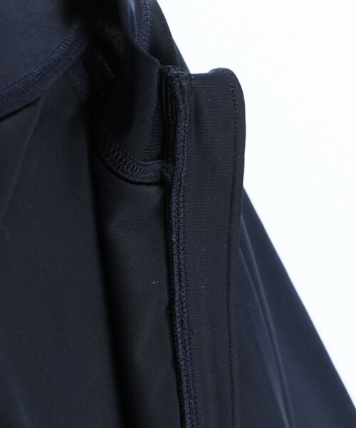 BRANSHES（ブランシェス）の「【WEB限定/スクール水着】長袖ラッシュガード（ラッシュガード・キッズ・ネイビー・130/140/150/120）」の6枚目の写真