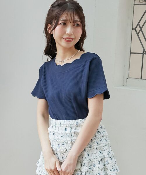 MAJESTIC LEGON（マジェスティックレゴン）の「【WEB限定アイテム】スカラップデザイントップス（Tシャツ/カットソー・レディース・ライトグリーン/ネイビー/アイボリー/ブラック/チャコールグレー/ボルドー/ブラウン/ラベンダー・MEDIUM）」の11枚目の写真