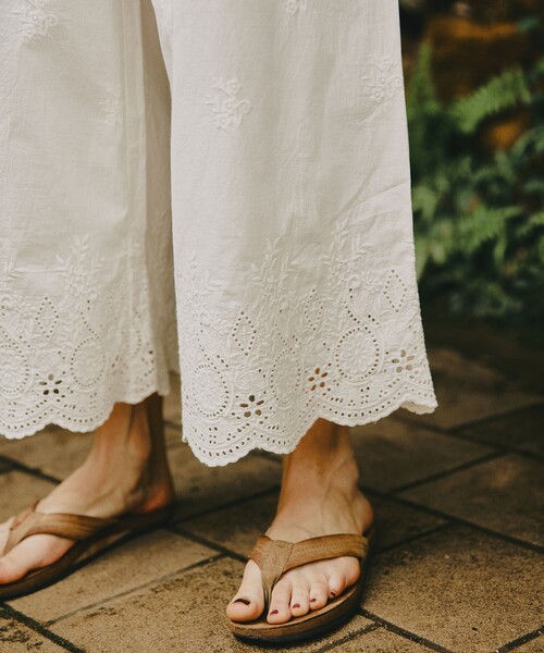 Freada（フリーダ）の「Freada/フリーダ カットワーク 刺繍 サロペット（サロペット/オーバーオール・レディース・ホワイト/ブラウン/ブラック・ﾌﾘ-）」の5枚目の写真