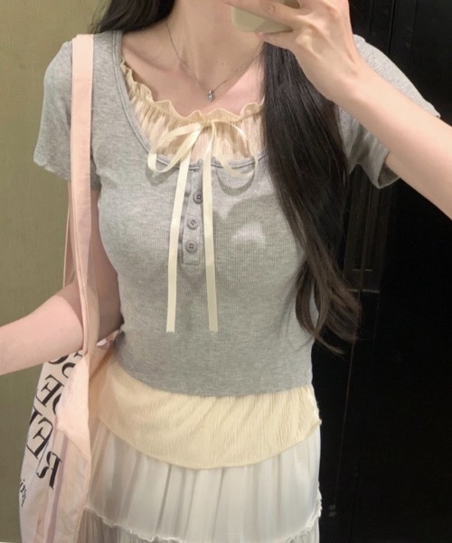 FUNdaysion(ファンデイション)の「リボン付きレイヤー風トップス(シャツ/ブラウス・レディース・アイボリー/ブラック/ライトブルー/グレー・M)」の6枚目の写真