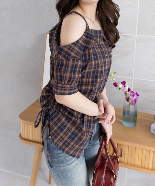 clear（クリア）の「オフショルチェックシャツ［大人カジュアル 夏］≪SS新作≫（シャツ/ブラウス・レディース・グリーン/ネイビー/オレンジ・F）」の6枚目の写真