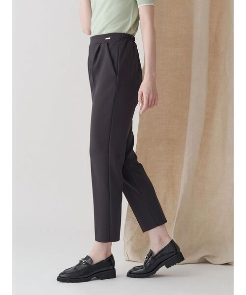 TONAL（トーナル）の「ストレッチスリムテーパードパンツ（その他パンツ・レディース・モカ/ライトグレー/チャコールグレー/ブルー・SMALL/MEDIUM/LARGE）」の7枚目の写真
