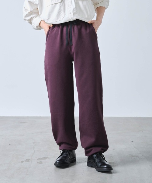 kha:ki(カーキ)の「「KHA:KI / カーキ」STRAIGHT SWEAT PANTS(スウェットパンツ・レディース・アッシュグレー/ライトイエロー/ブラック/ダークブラウン系・1/2)」の1枚目の写真