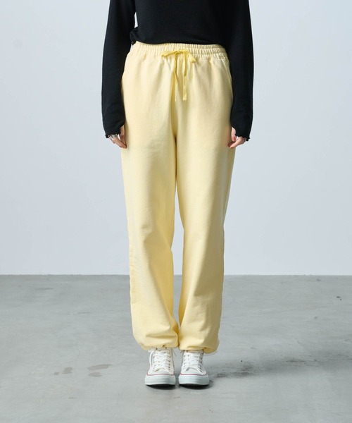 kha:ki(カーキ)の「「KHA:KI / カーキ」STRAIGHT SWEAT PANTS(スウェットパンツ・レディース・アッシュグレー/ライトイエロー/ブラック/ダークブラウン系・1/2)」の11枚目の写真