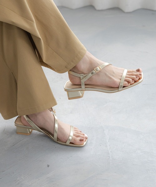 Elura（エルーラ）の「リラックスストラップサンダル/492550（サンダル・レディース・ブラック/ベージュ/ゴールド・MEDIUM/LARGE/SMALL）」の3枚目の写真