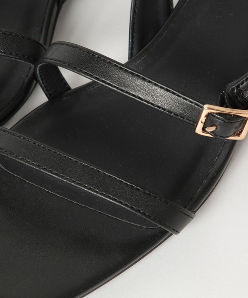 Elura（エルーラ）の「リラックスストラップサンダル/492550（サンダル・レディース・ブラック/ベージュ/ゴールド・MEDIUM/LARGE/SMALL）」の13枚目の写真