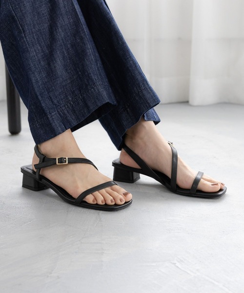 Elura（エルーラ）の「リラックスストラップサンダル/492550（サンダル・レディース・ブラック/ベージュ/ゴールド・MEDIUM/LARGE/SMALL）」の4枚目の写真