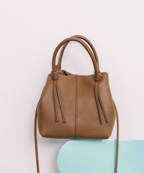 Beau're(ヴュレ)の「【BEAURE/ビュレ】boat shape ショルダー Bag(ショルダーバッグ・レディース・ブラック/シルバー/グレー/ブラウン・FREE)」の3枚目の写真