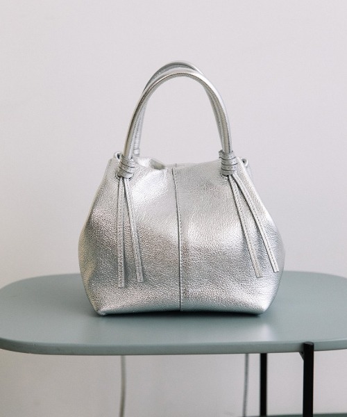 Beau're(ヴュレ)の「【BEAURE/ビュレ】boat shape ショルダー Bag(ショルダーバッグ・レディース・ブラック/シルバー/グレー/ブラウン・FREE)」の4枚目の写真