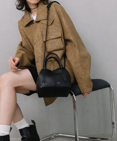 Beau're(ヴュレ)の「【BEAURE/ビュレ】boat shape ショルダー Bag(ショルダーバッグ・レディース・ブラック/シルバー/グレー/ブラウン・FREE)」の9枚目の写真