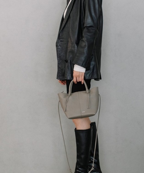 Beau're(ヴュレ)の「【BEAURE/ビュレ】boat shape ショルダー Bag(ショルダーバッグ・レディース・ブラック/シルバー/グレー/ブラウン・FREE)」の14枚目の写真