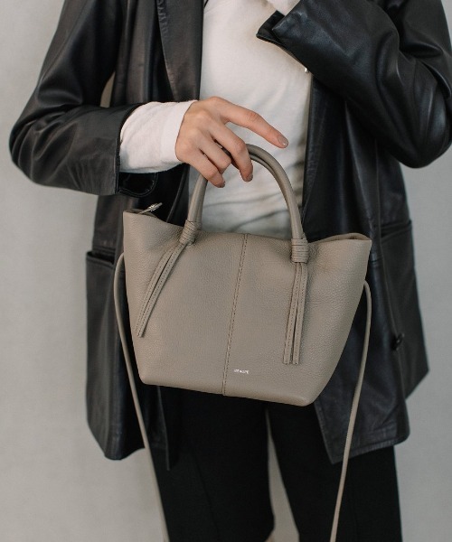 Beau're(ヴュレ)の「【BEAURE/ビュレ】boat shape ショルダー Bag(ショルダーバッグ・レディース・ブラック/シルバー/グレー/ブラウン・FREE)」の18枚目の写真