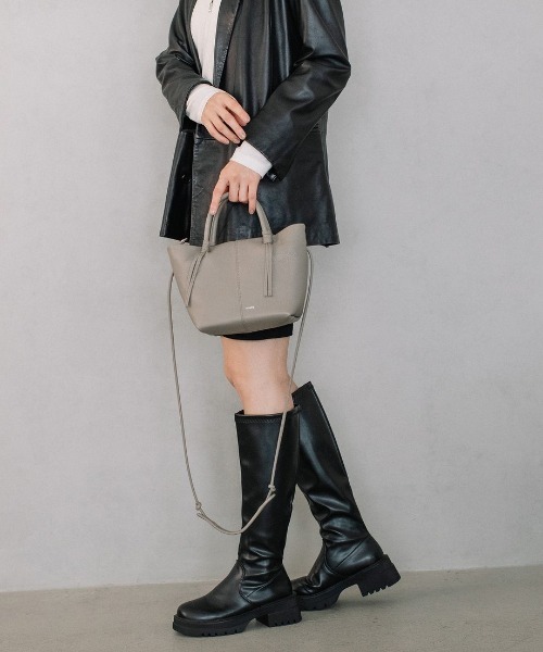 Beau're(ヴュレ)の「【BEAURE/ビュレ】boat shape ショルダー Bag(ショルダーバッグ・レディース・ブラック/シルバー/グレー/ブラウン・FREE)」の19枚目の写真