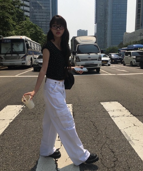 anyonemore(エニワンモア)の「クロップド星柄パフキャップ半袖Tシャツ(Tシャツ/カットソー・レディース・チャコール/アイボリー/ブラック・FREE)」の5枚目の写真