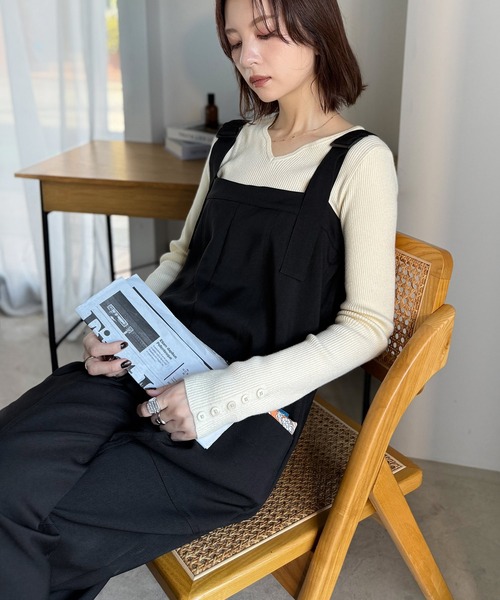 classicalelf(クラシカルエルフ)の「【体型カバー】年中着られる、シワになりにくい高見え大人サロペット。サイドポケットデザインハイウエストサロペット(サロペット/オーバーオール・レディース・チャコール/ベージュ/ブラック・LARGE/X-LARGE/SMALL/MEDIUM)」の20枚目の写真