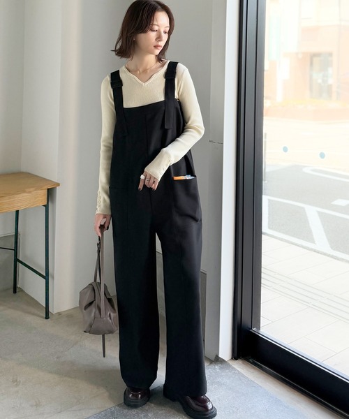 classicalelf(クラシカルエルフ)の「【体型カバー】年中着られる、シワになりにくい高見え大人サロペット。サイドポケットデザインハイウエストサロペット(サロペット/オーバーオール・レディース・チャコール/ベージュ/ブラック・LARGE/X-LARGE/SMALL/MEDIUM)」の21枚目の写真