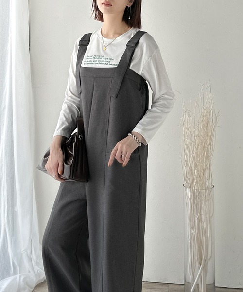 classicalelf(クラシカルエルフ)の「【体型カバー】年中着られる、シワになりにくい高見え大人サロペット。サイドポケットデザインハイウエストサロペット(サロペット/オーバーオール・レディース・チャコール/ベージュ/ブラック・LARGE/X-LARGE/SMALL/MEDIUM)」の11枚目の写真