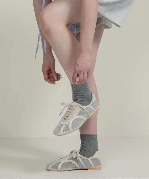 lawgy（ラウジー）の「mesh line accent sneaker / メッシュラインアクセントスニーカー（スニーカー・レディース・アイボリー/ブラック・SMALL/MEDIUM/LARGE）」の8枚目の写真