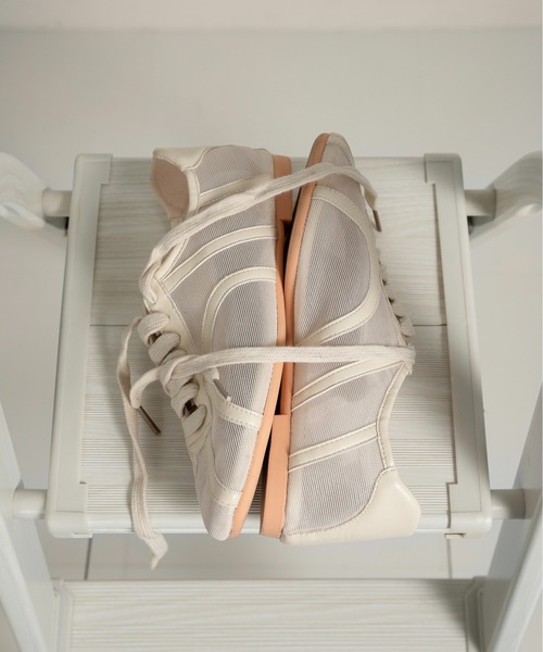 lawgy（ラウジー）の「mesh line accent sneaker / メッシュラインアクセントスニーカー（スニーカー・レディース・アイボリー/ブラック・SMALL/MEDIUM/LARGE）」の16枚目の写真