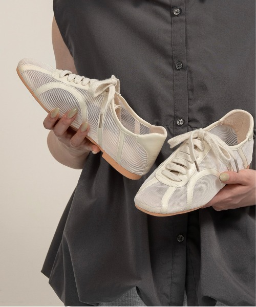 lawgy（ラウジー）の「mesh line accent sneaker / メッシュラインアクセントスニーカー（スニーカー・レディース・アイボリー/ブラック・SMALL/MEDIUM/LARGE）」の12枚目の写真