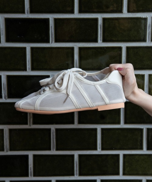 lawgy（ラウジー）の「mesh line accent sneaker / メッシュラインアクセントスニーカー（スニーカー・レディース・アイボリー/ブラック・SMALL/MEDIUM/LARGE）」の18枚目の写真