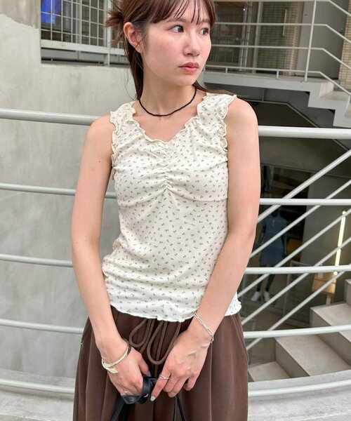 DISCOAT（ディスコート）の「【umm.】メロー前リボンタンク（タンクトップ・レディース・ホワイト系その他/オフホワイト/ブラック/アイボリー・FREE）」の12枚目の写真