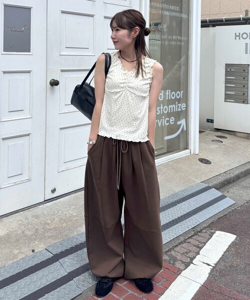 DISCOAT（ディスコート）の「【umm.】メロー前リボンタンク（タンクトップ・レディース・ホワイト系その他/オフホワイト/ブラック/アイボリー・FREE）」の13枚目の写真