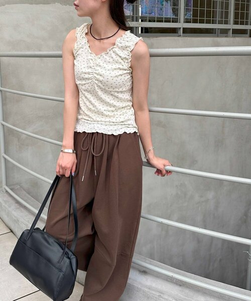 DISCOAT（ディスコート）の「【umm.】メロー前リボンタンク（タンクトップ・レディース・ホワイト系その他/オフホワイト/ブラック/アイボリー・FREE）」の18枚目の写真