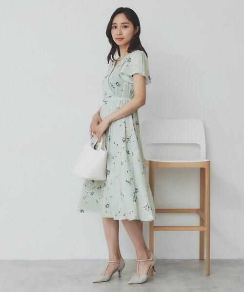 index(インデックス)の「カシュクールフラワーワンピース【洗濯機洗い可】(ワンピース・レディース・チャコール/ベージュ系その他3/グリーン系1・40/38/36)」の11枚目の写真