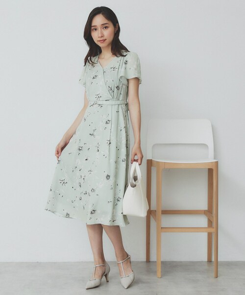 index(インデックス)の「カシュクールフラワーワンピース【洗濯機洗い可】(ワンピース・レディース・チャコール/ベージュ系その他3/グリーン系1・40/38/36)」の12枚目の写真
