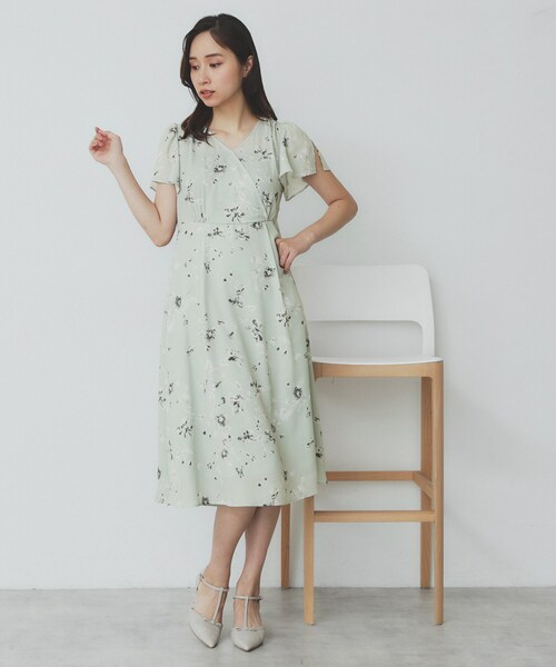 index(インデックス)の「カシュクールフラワーワンピース【洗濯機洗い可】(ワンピース・レディース・チャコール/ベージュ系その他3/グリーン系1・40/38/36)」の14枚目の写真