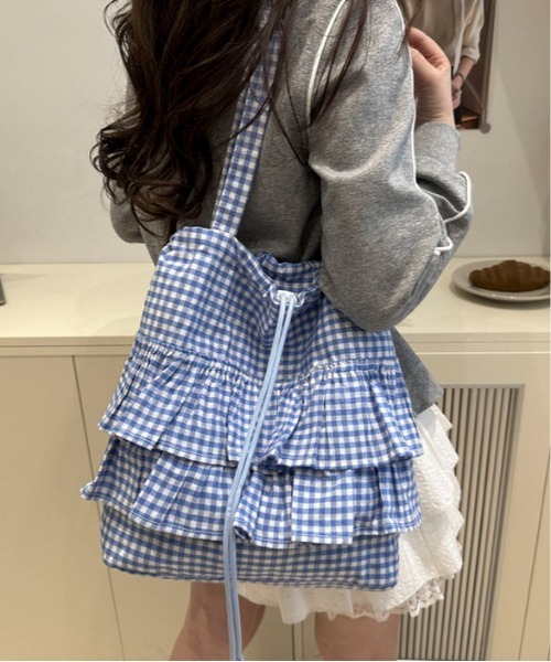 SHEPP(シープ)の「【A4サイズ対応/大容量】ギンガムチェックフリル巾着トートバッグ(トートバッグ・レディース・ブルー/ブラック/レッド・F)」の3枚目の写真