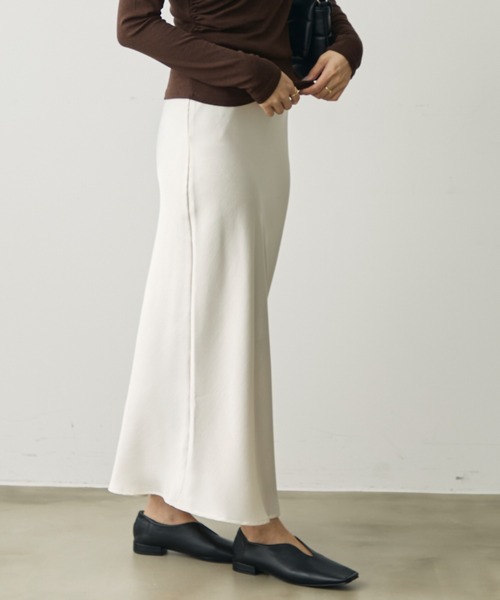 attiree（アティレー）の「【５色展開】【S,M,Lサイズ展開】サテンスカート（スカート・レディース・チャコールグレー/グレー/ブラック/アイボリー/ベージュ・SMALL/MEDIUM/LARGE）」の21枚目の写真