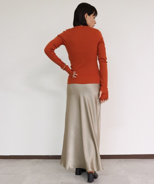 attiree（アティレー）の「【５色展開】【S,M,Lサイズ展開】サテンスカート（スカート・レディース・チャコールグレー/グレー/ブラック/アイボリー/ベージュ・SMALL/MEDIUM/LARGE）」の16枚目の写真