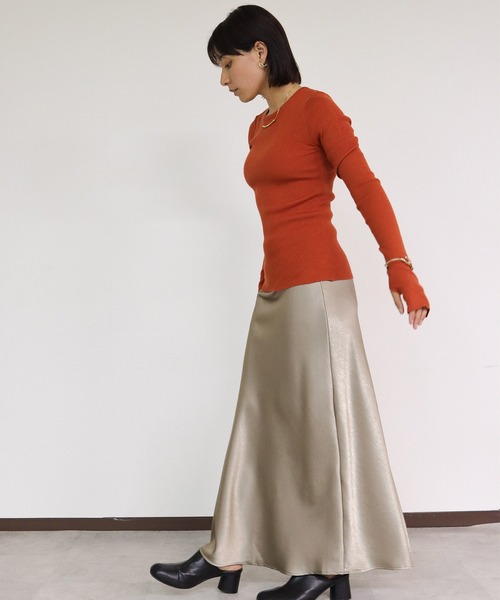 attiree（アティレー）の「【５色展開】【S,M,Lサイズ展開】サテンスカート（スカート・レディース・チャコールグレー/グレー/ブラック/アイボリー/ベージュ・SMALL/MEDIUM/LARGE）」の15枚目の写真