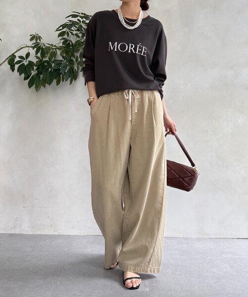 DouDou(ドゥドゥ)の「カットジョーゼットMOREEロゴTEEブラウス(シャツ/ブラウス・レディース・ベージュ/オフホワイト/チャコールグレー・FREE)」の15枚目の写真