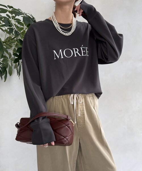 DouDou(ドゥドゥ)の「カットジョーゼットMOREEロゴTEEブラウス(シャツ/ブラウス・レディース・ベージュ/オフホワイト/チャコールグレー・FREE)」の20枚目の写真
